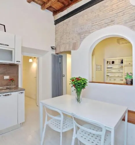 Campo De Fiori Charm Appartement *